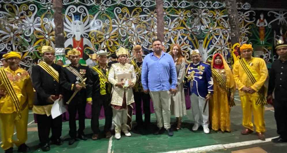 ANUGERAH GELAR BANGSAWAN DIRGAHAYU MAHKOTA KE XXII NAIK TAHTA MAHARAJA KUTAI MULAWARMAN