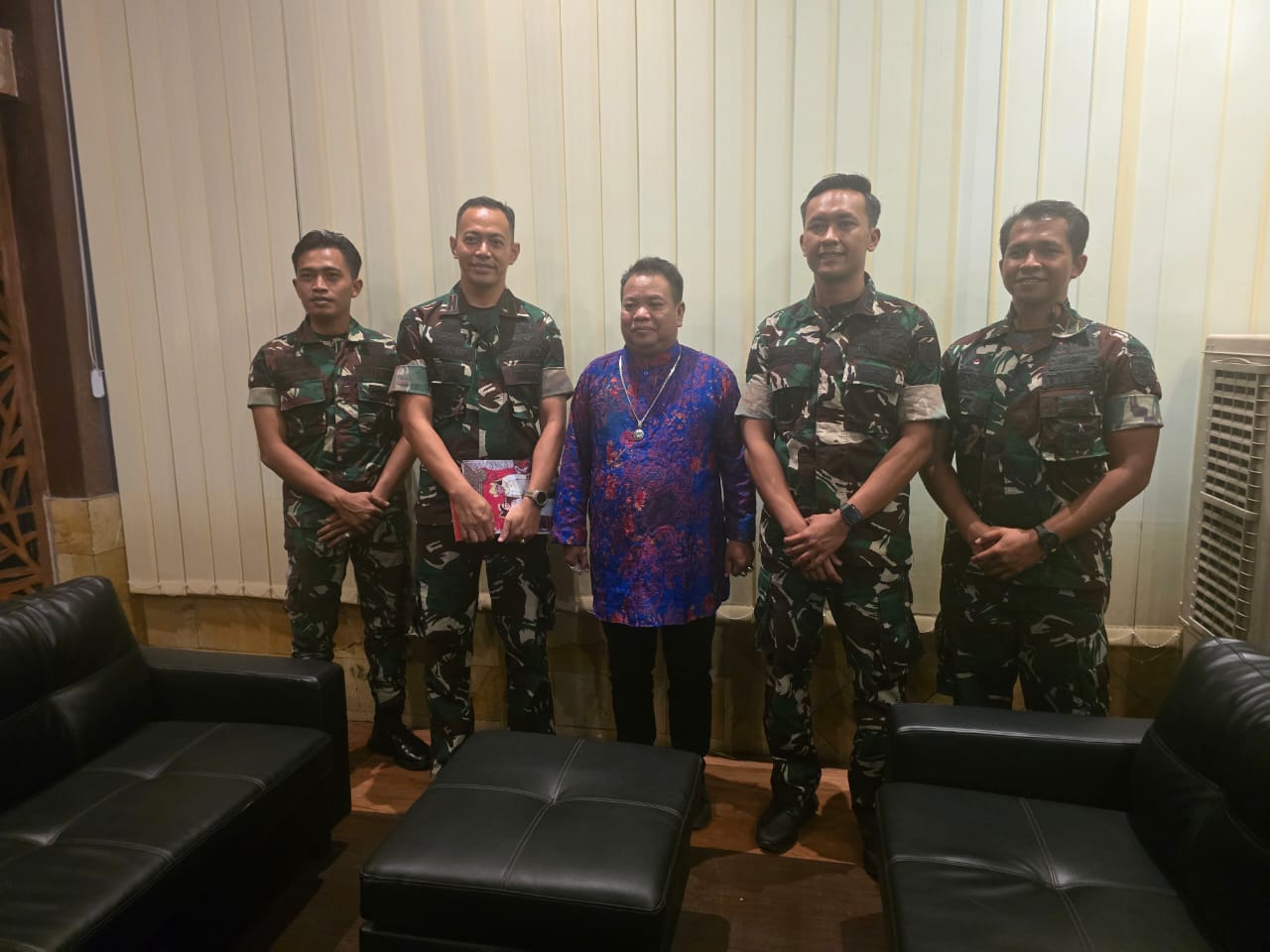 Maharaja Kutai Mulawarman Hadiri Acara Buka Puasa Bersama Yonkav 13/SL Kutai Kartanegara