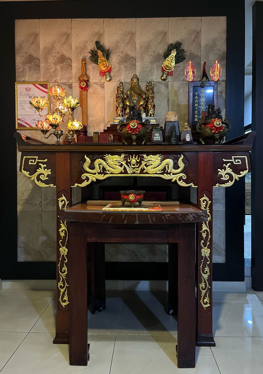 BRAND AWADS MAHARAJA KUTAI MULAWARMAN  TERHADAP KEPERCAYAAN TRADISIONAL TIONGHOA